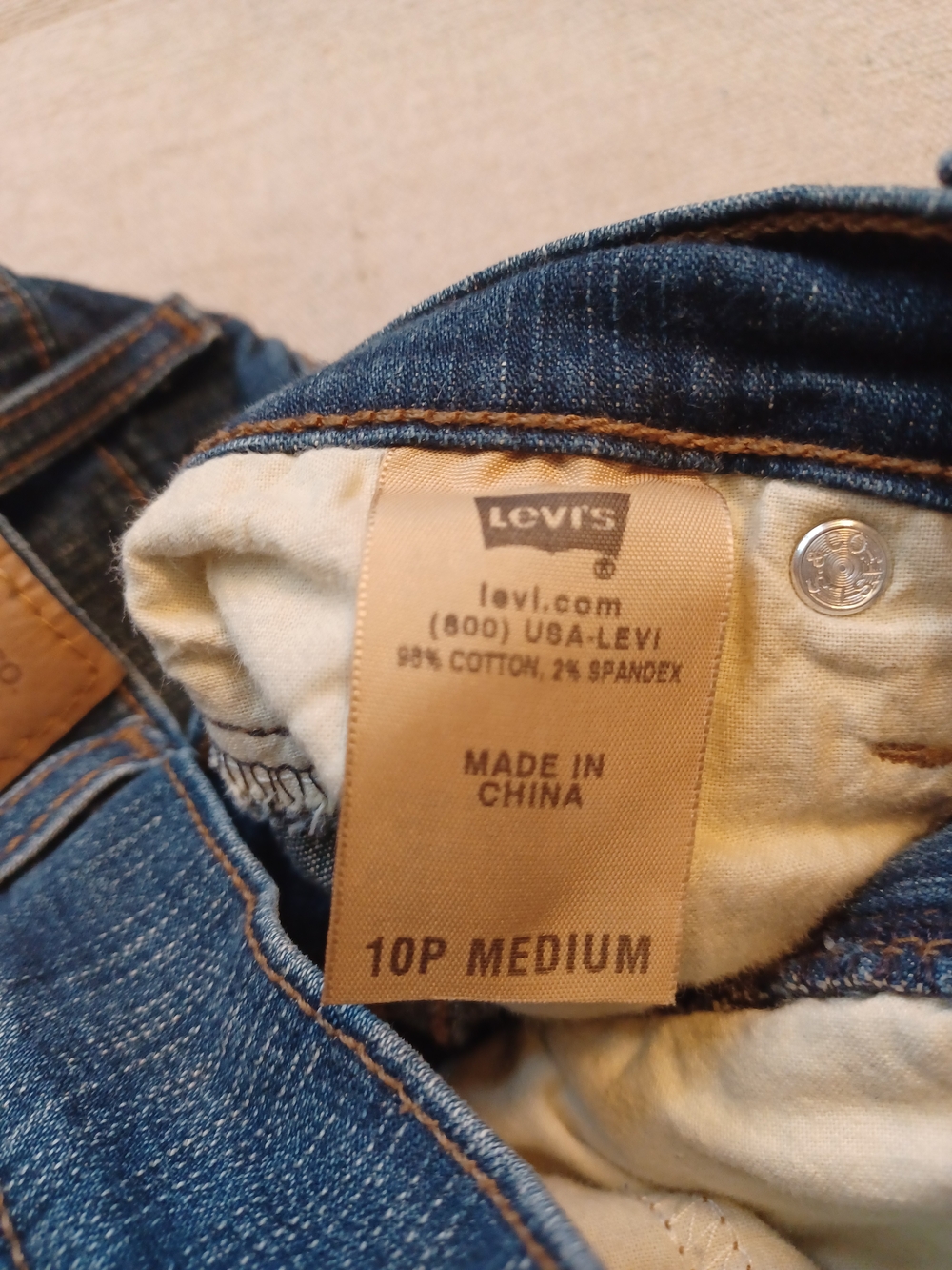 Levis 512 Perfectly Slimming Bootcut Jeans Women's Size 10 Petite Medium - Picture 3 of 9